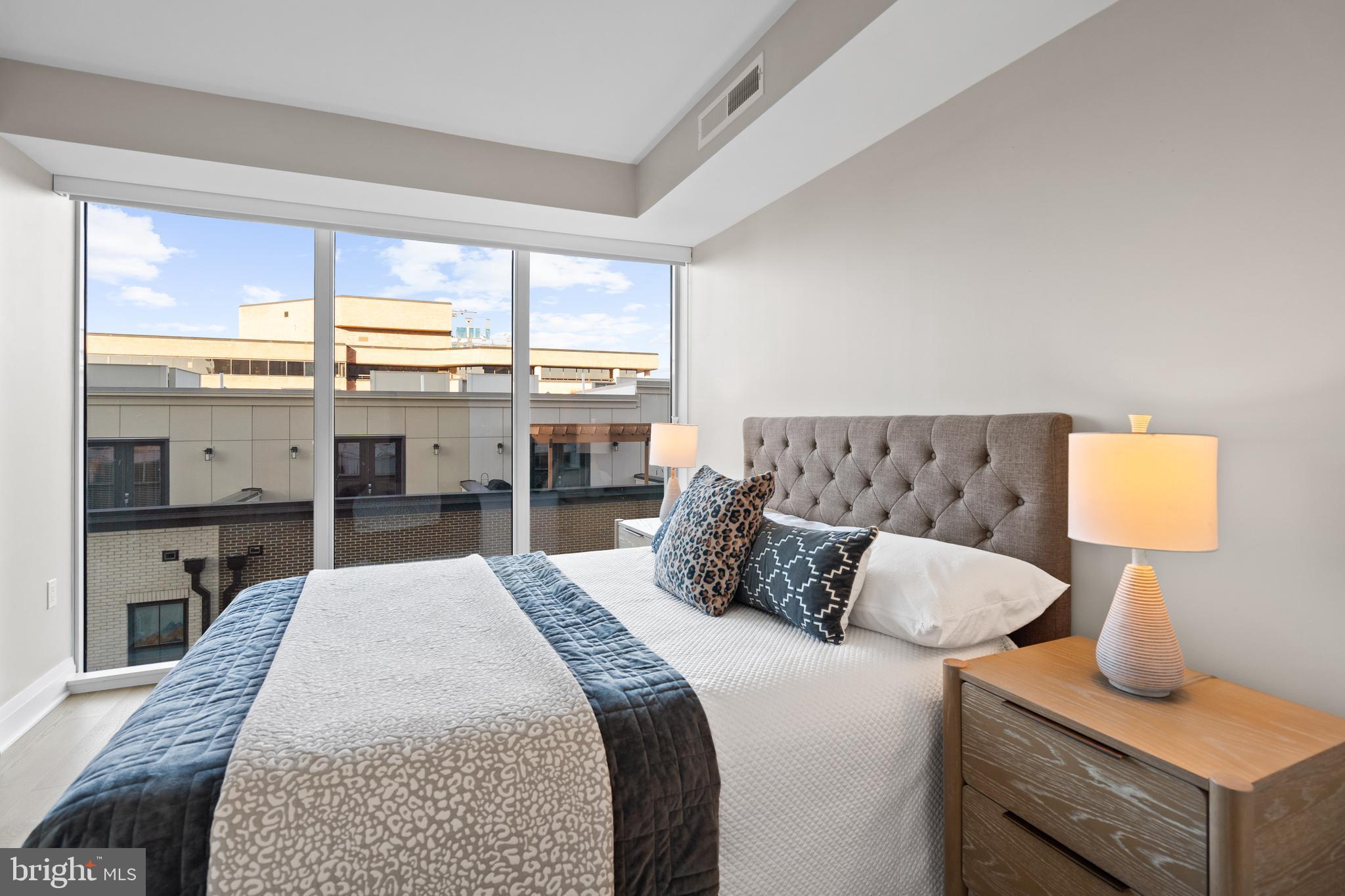 OLD TOWN ALEXANDRIA - Residential