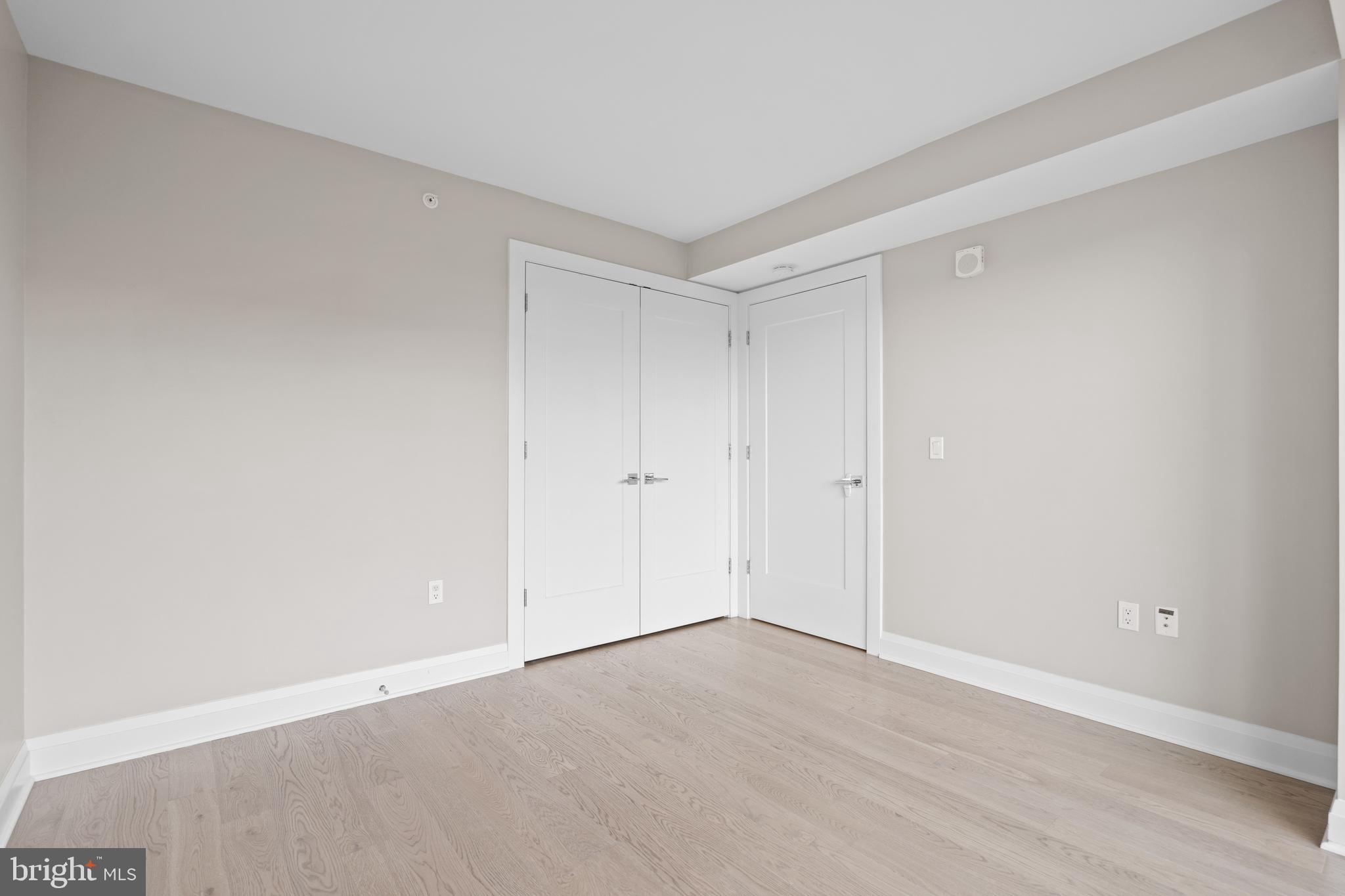 OLD TOWN ALEXANDRIA - Residential