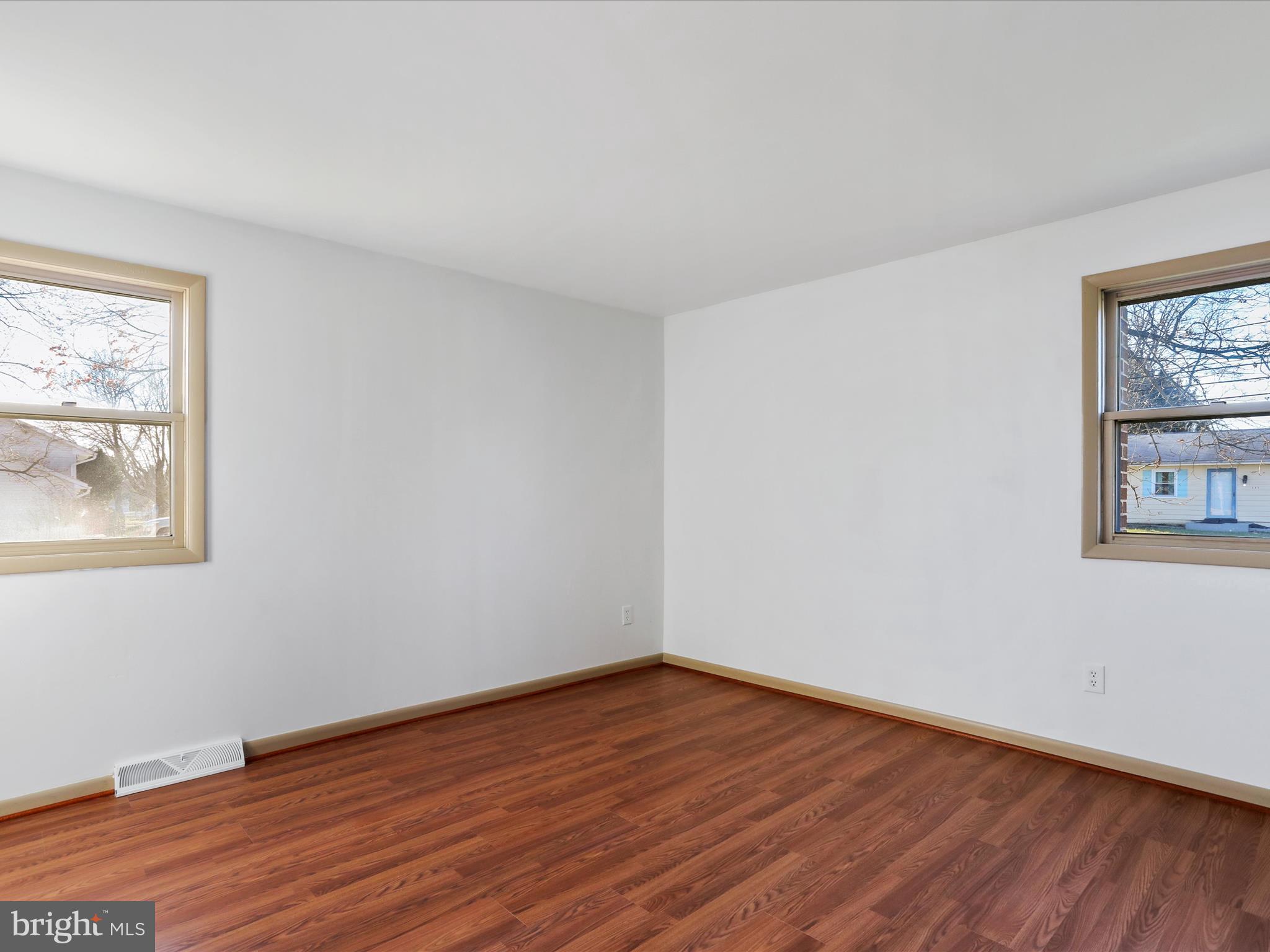 ORCHARD HILLS - Residential