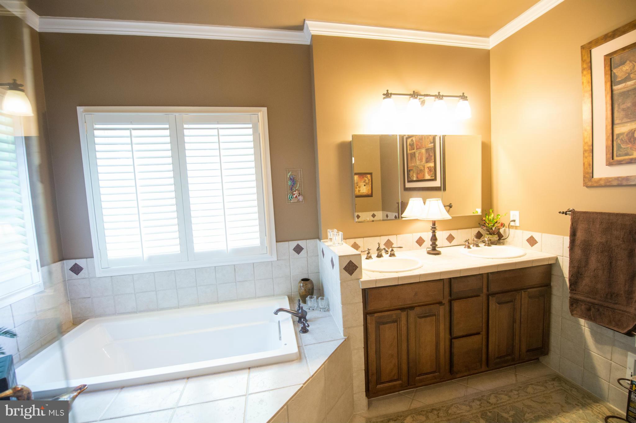 LAKE WHIPPOORWILL - Residential