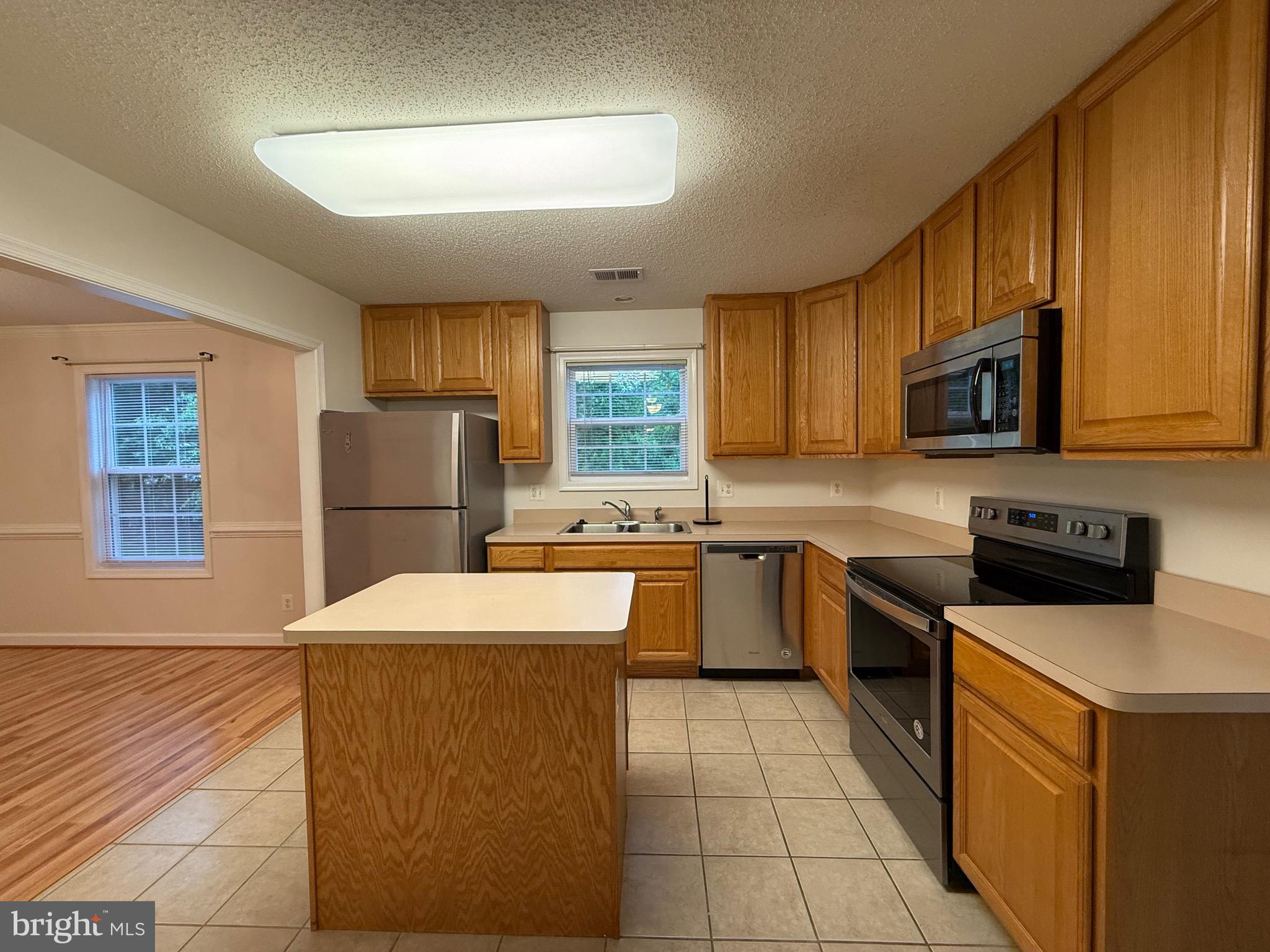 TERRACE VILLAGE LA PLATA - Residential Lease