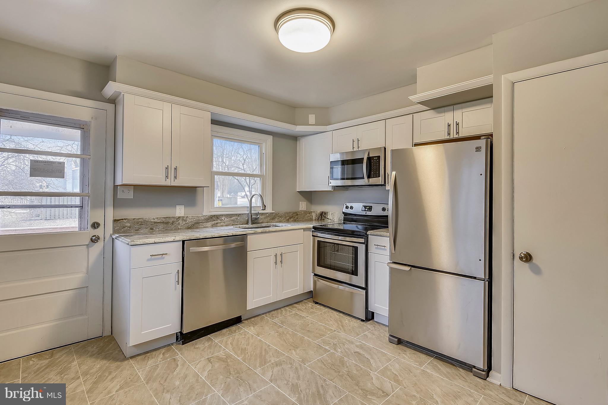 SOUTH RIVER PARK - Residential