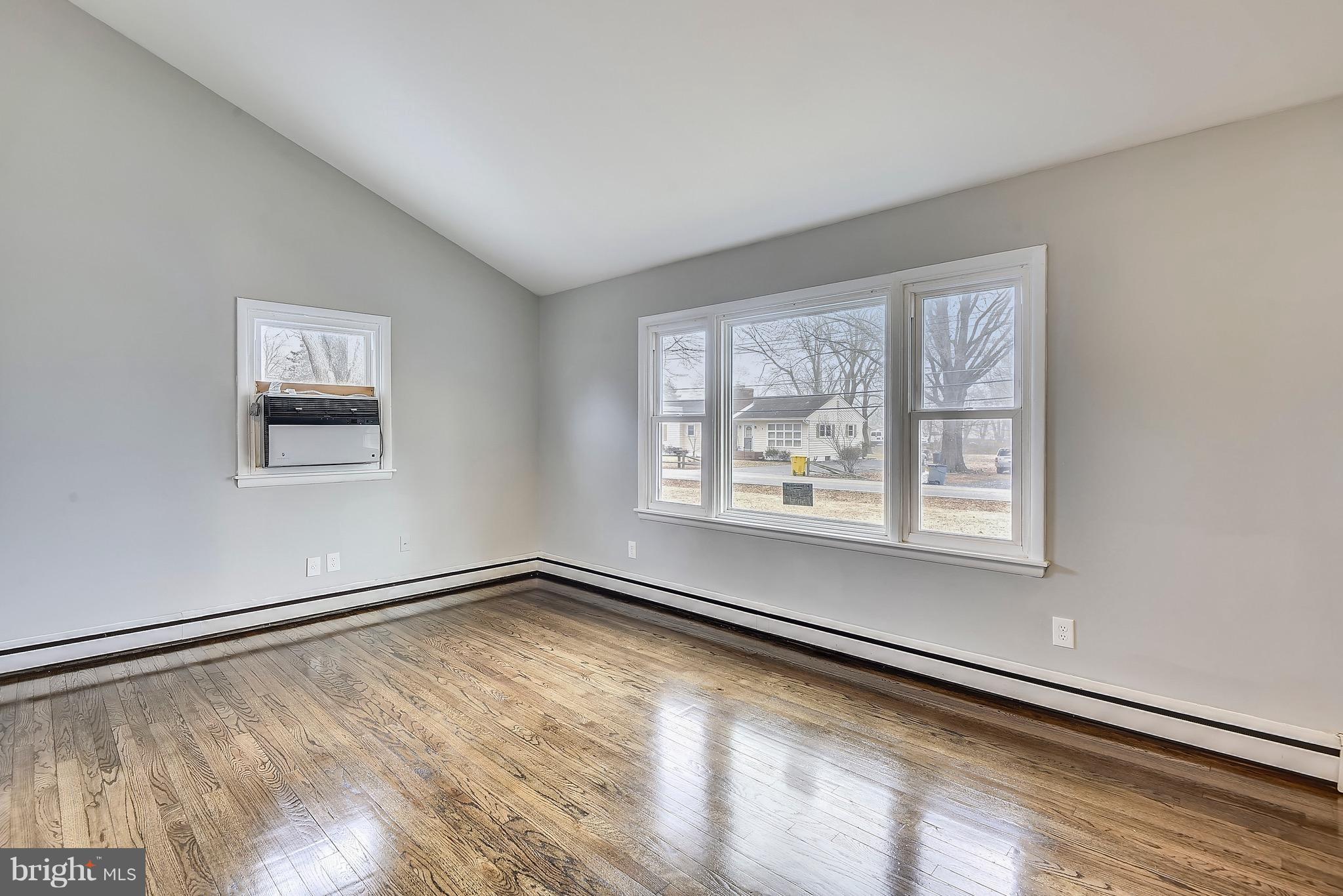 SOUTH RIVER PARK - Residential