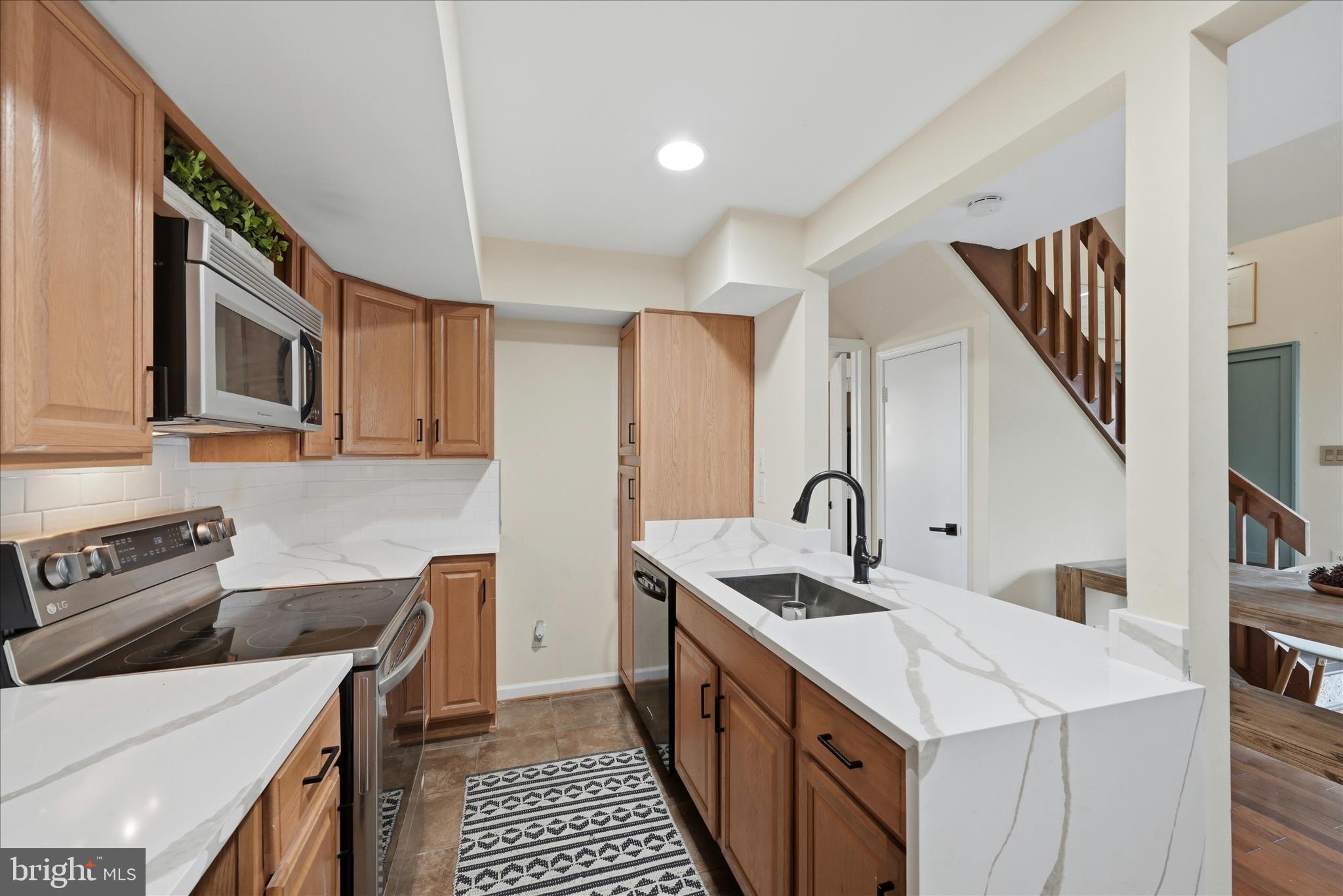 OLDE SALEM VILLAGE - Residential