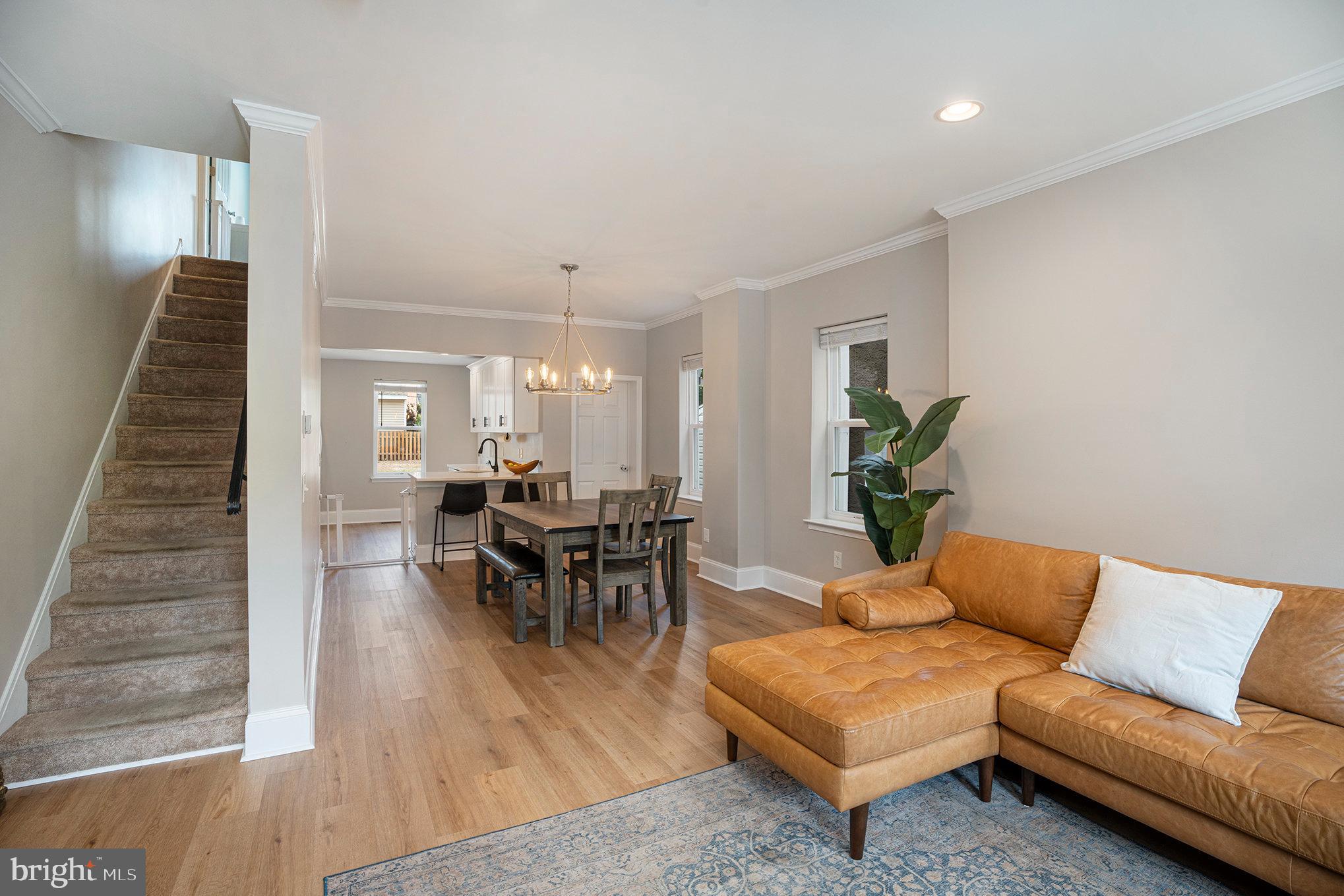 812 E ELM STREET