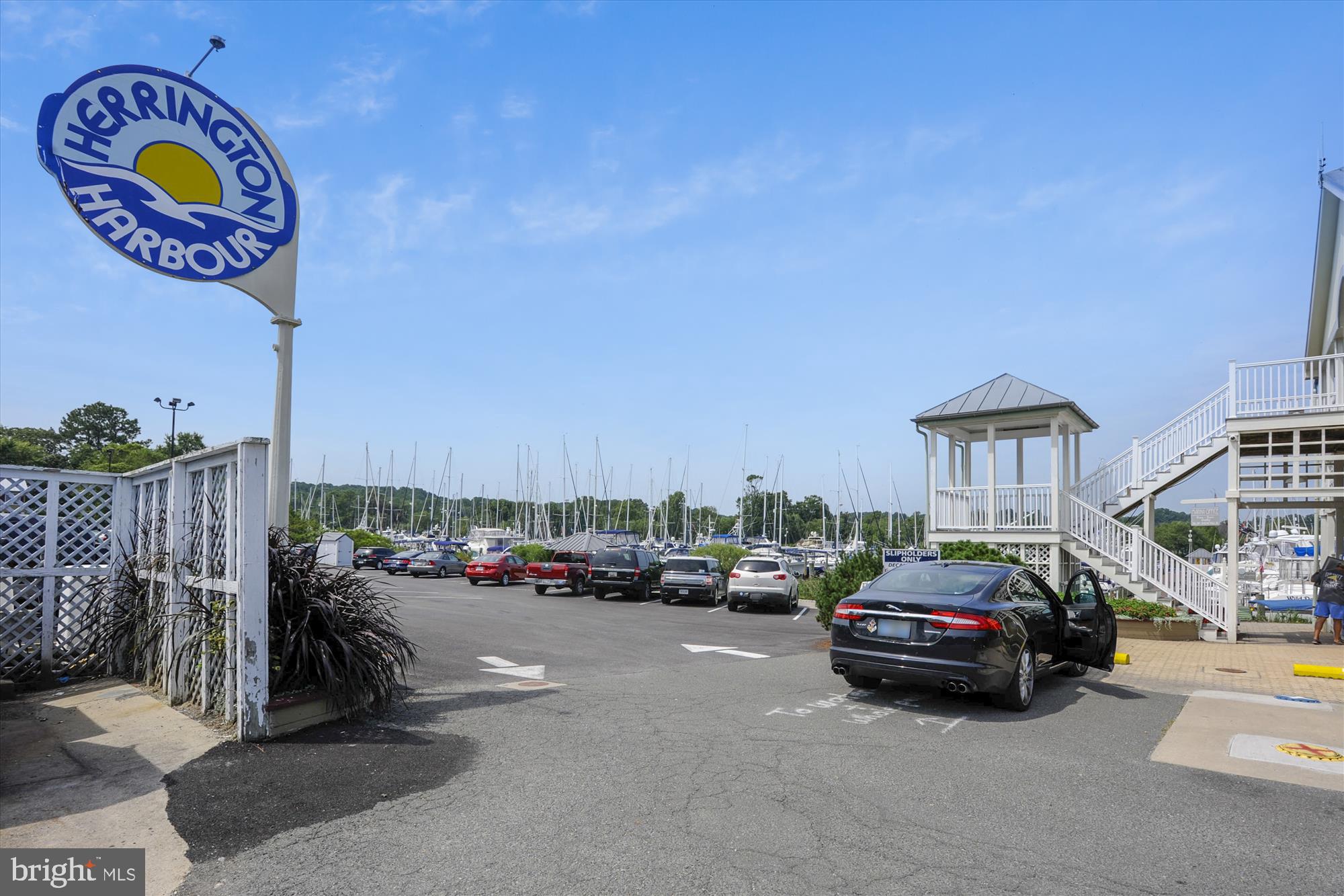 HOLLAND POINT - Residential