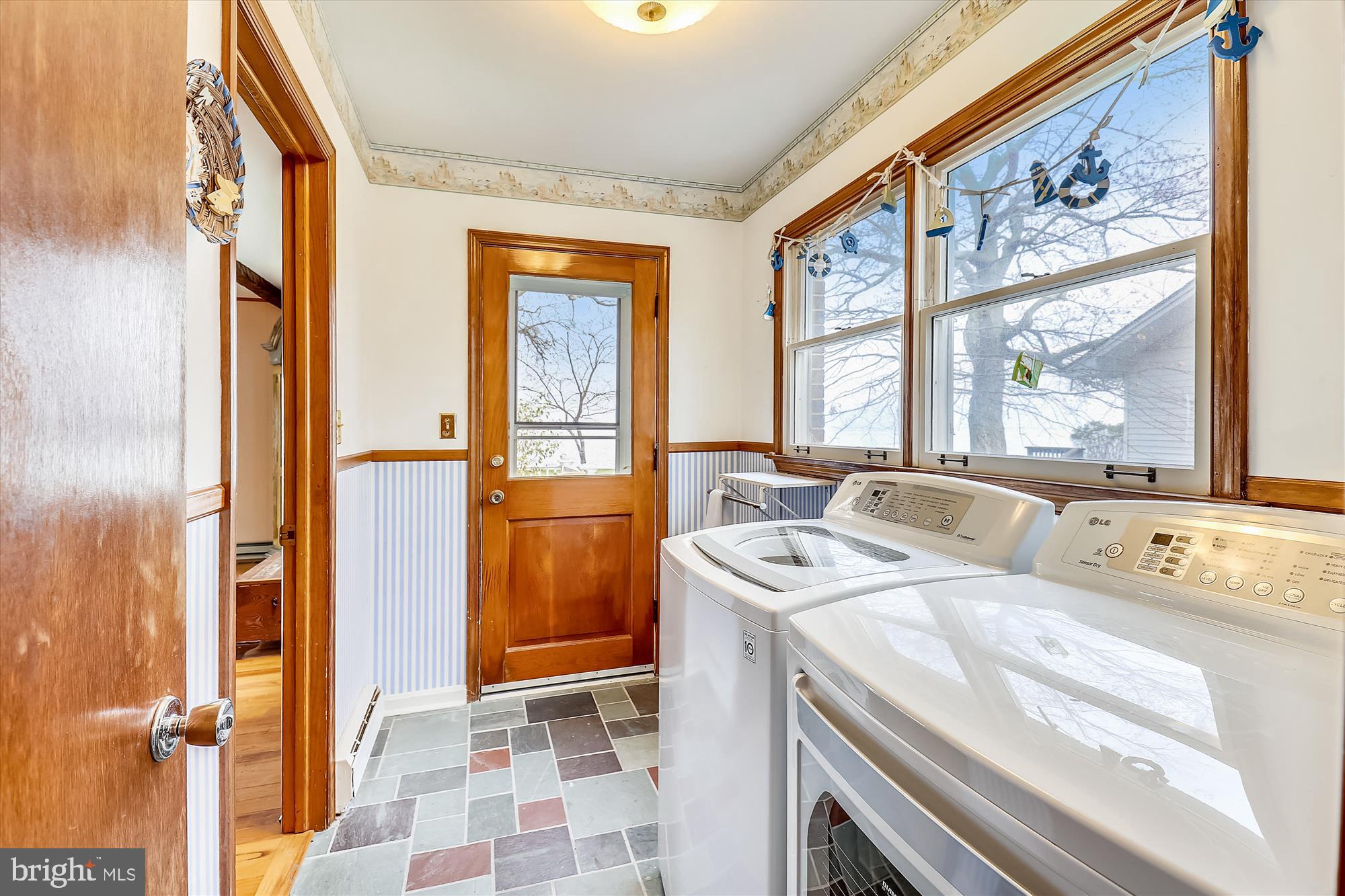 HOLLAND POINT - Residential