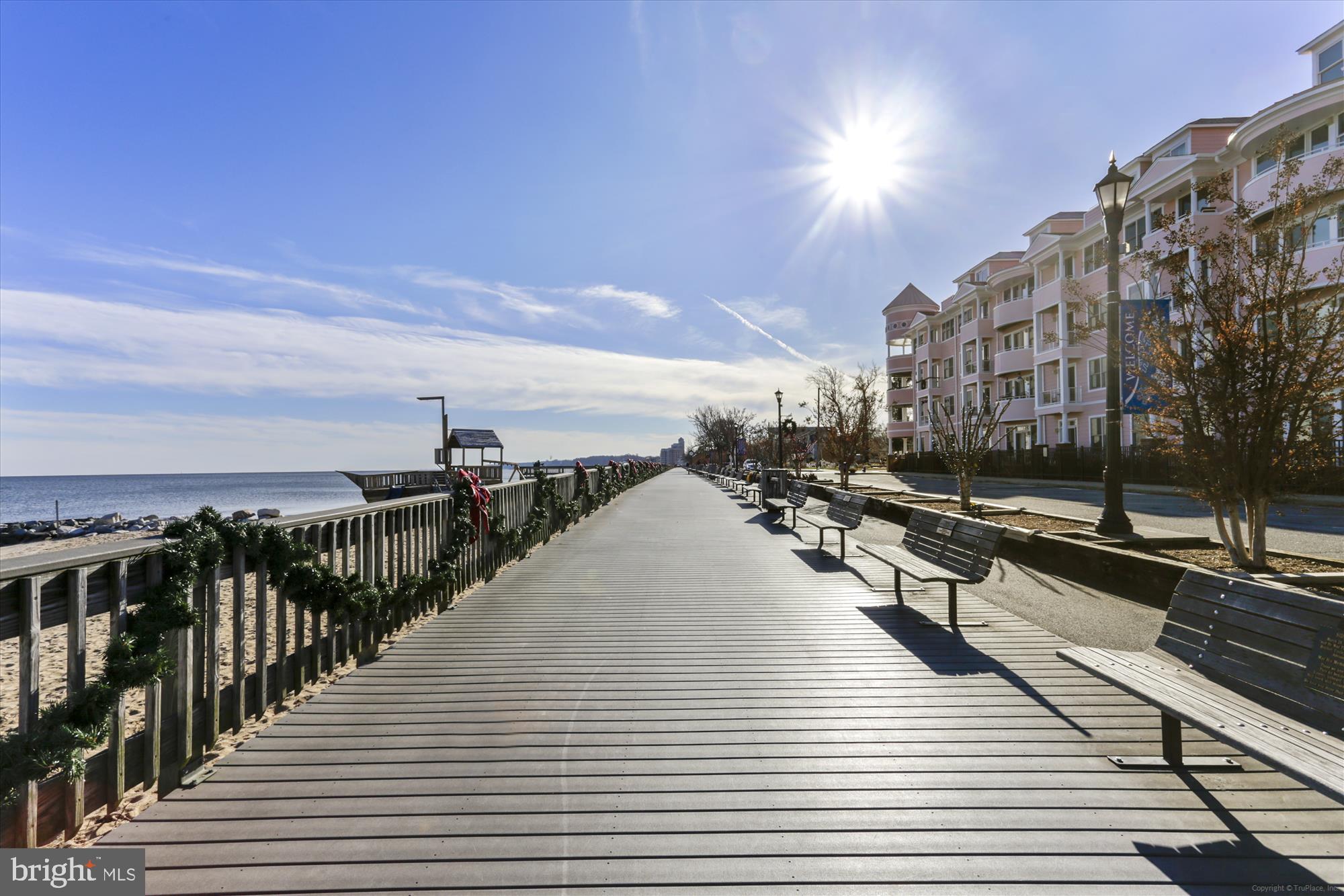 HOLLAND POINT - Residential