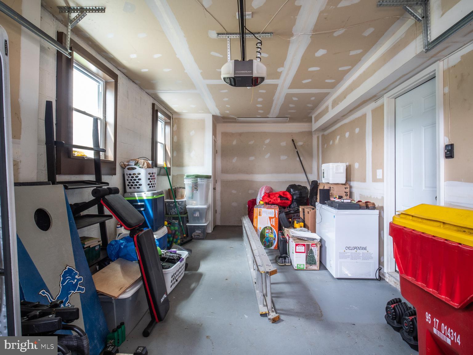 SPRING HILL ESTATES - Residential