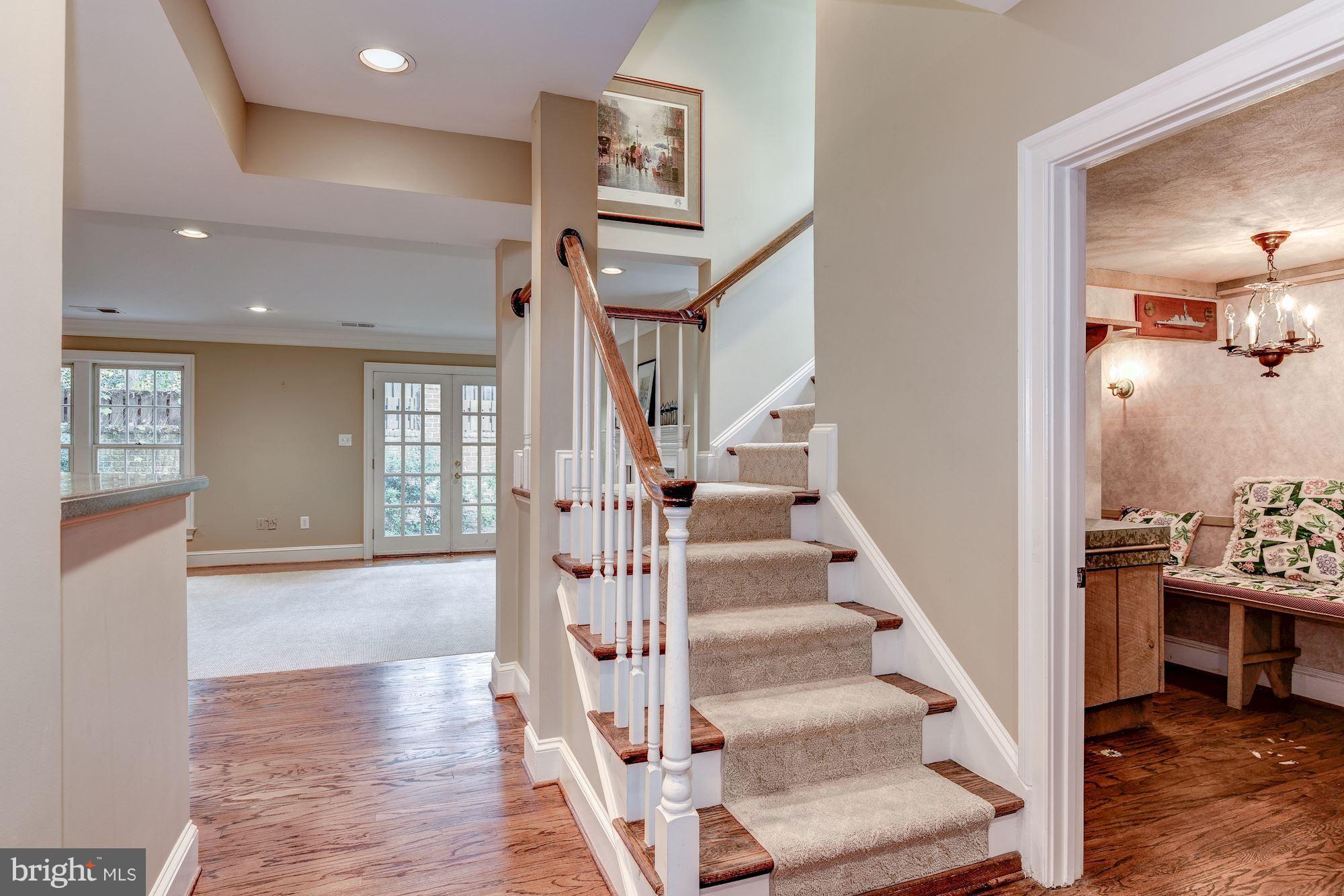 MAYFAIR OF MCLEAN - Residential