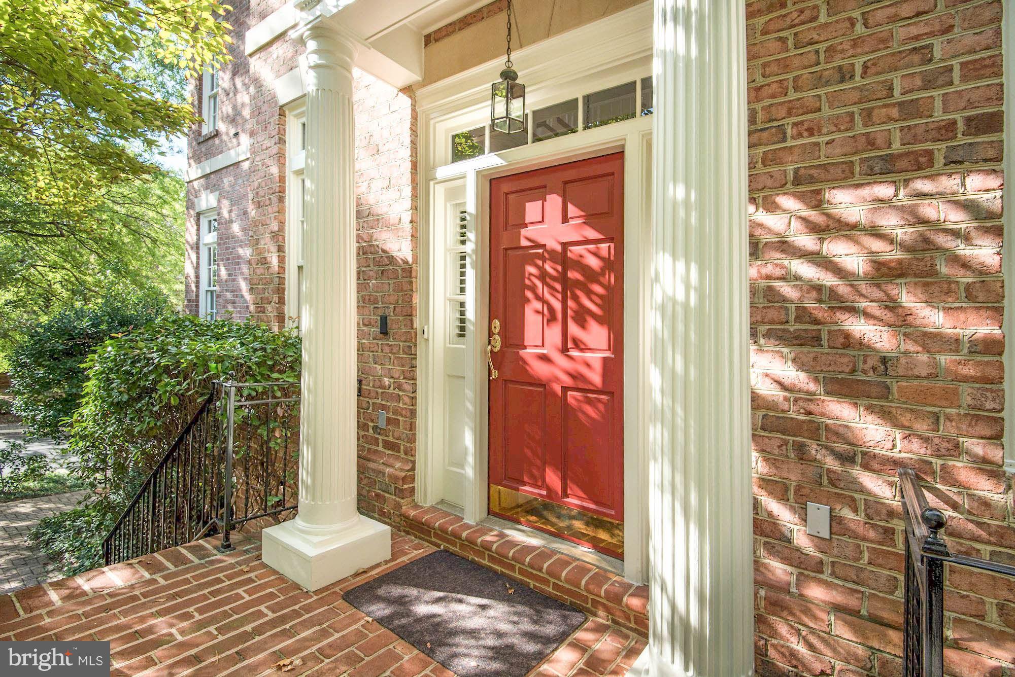 MAYFAIR OF MCLEAN - Residential