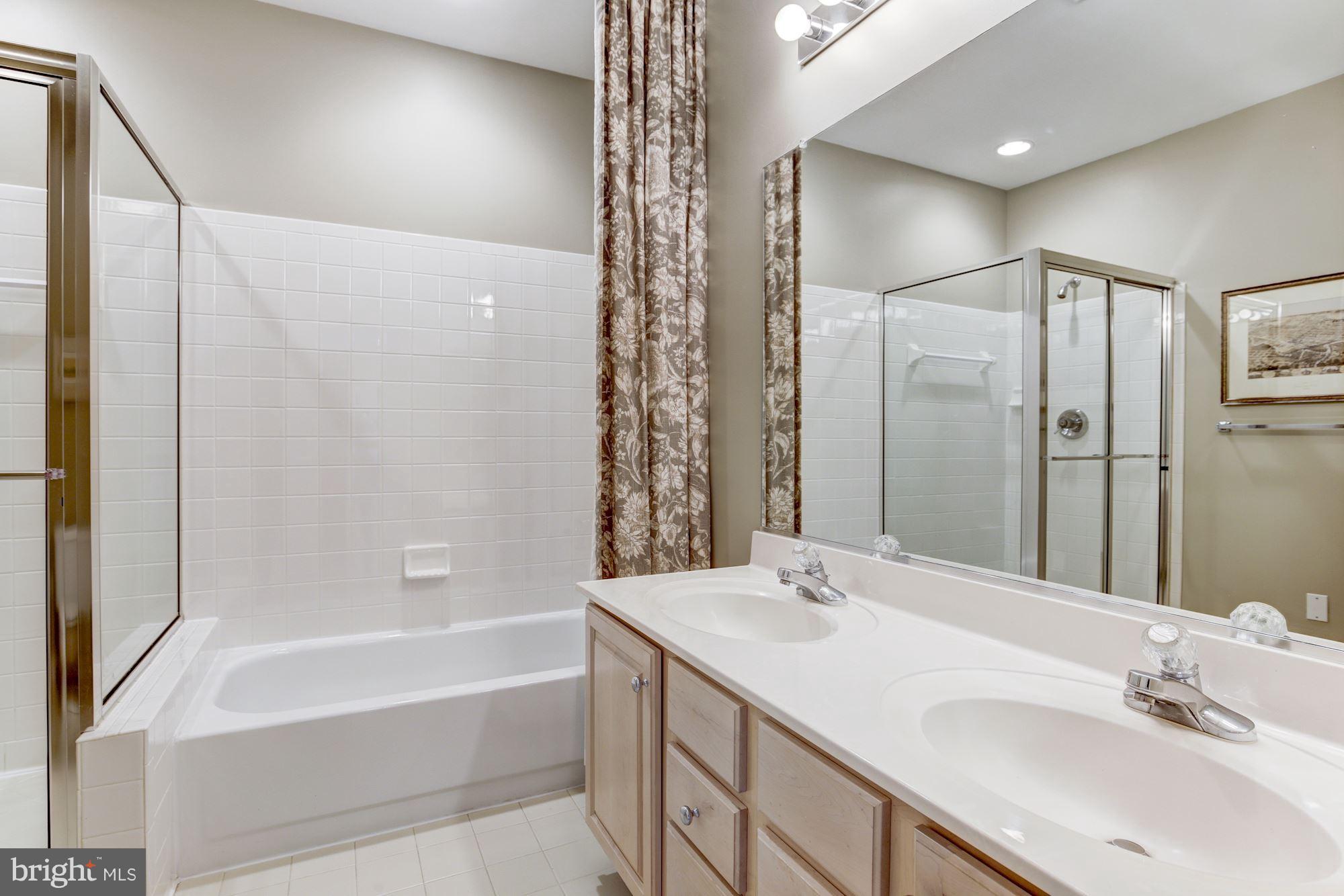 MAYFAIR OF MCLEAN - Residential