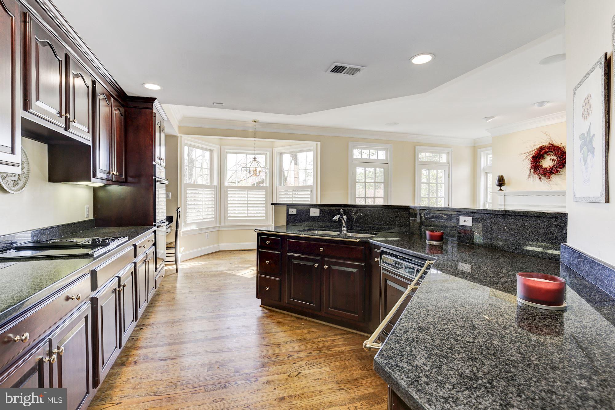 MAYFAIR OF MCLEAN - Residential