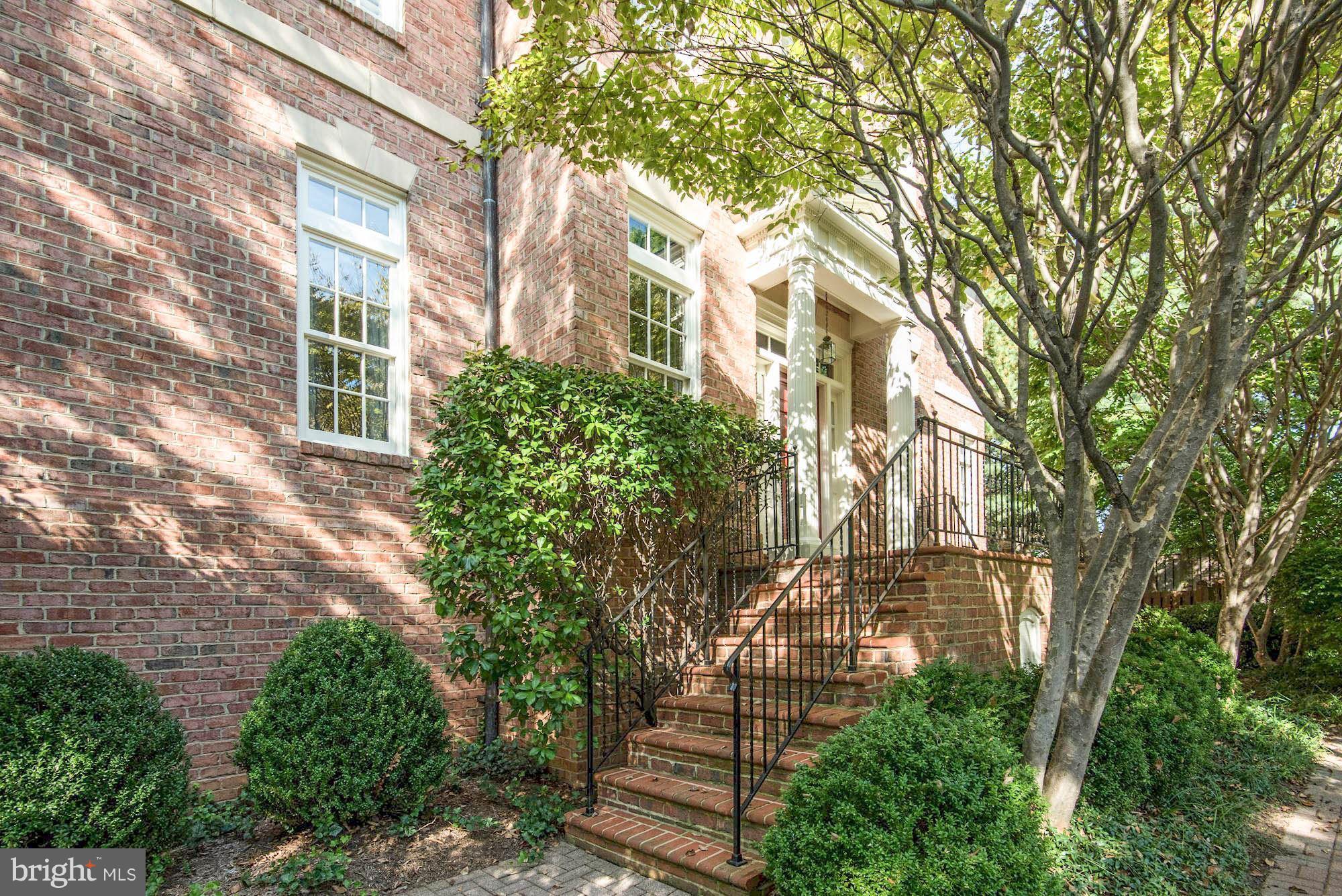 MAYFAIR OF MCLEAN - Residential