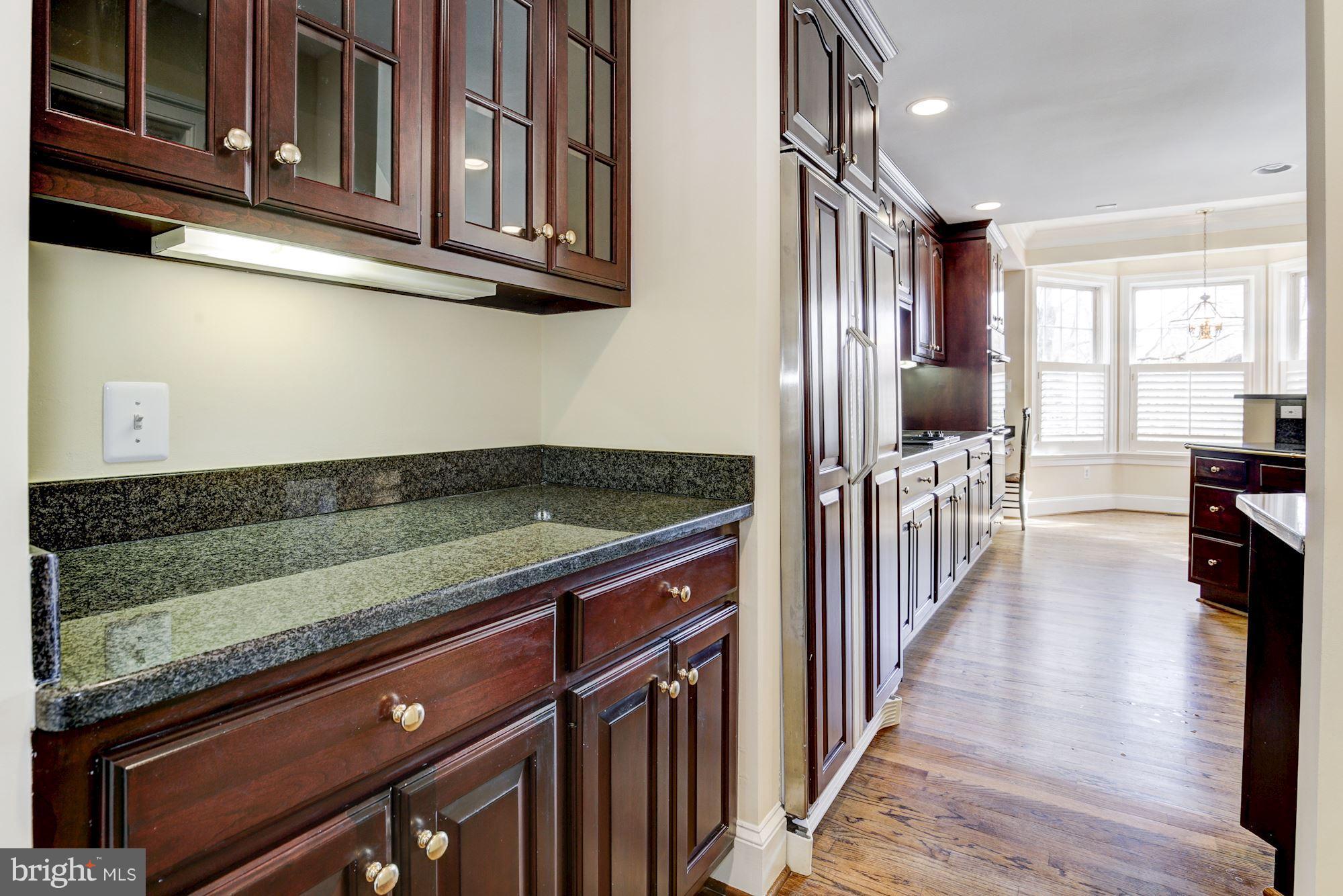 MAYFAIR OF MCLEAN - Residential