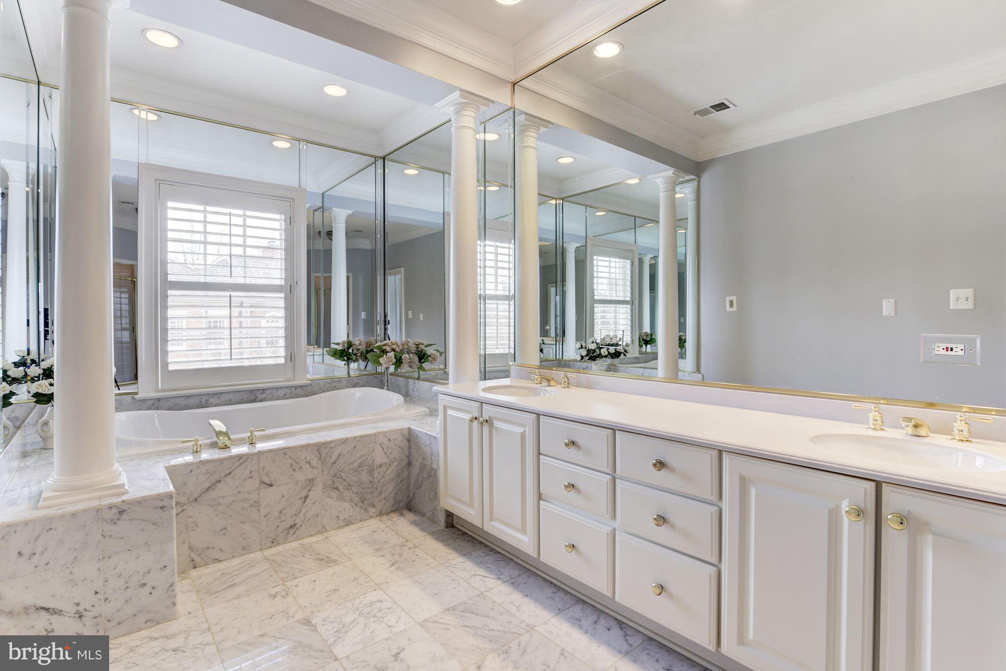 MAYFAIR OF MCLEAN - Residential