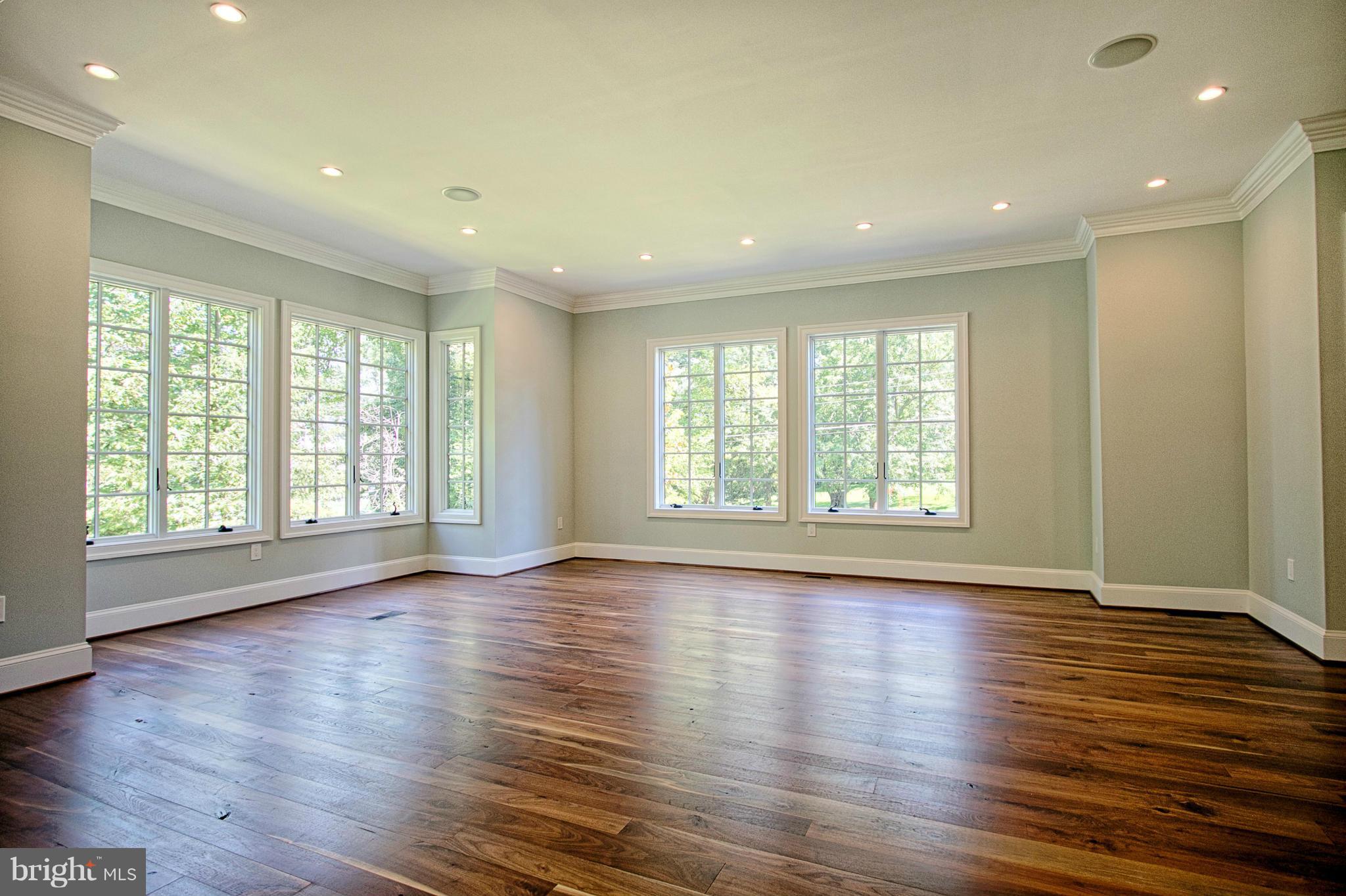 SALONA VILLAGE - Residential