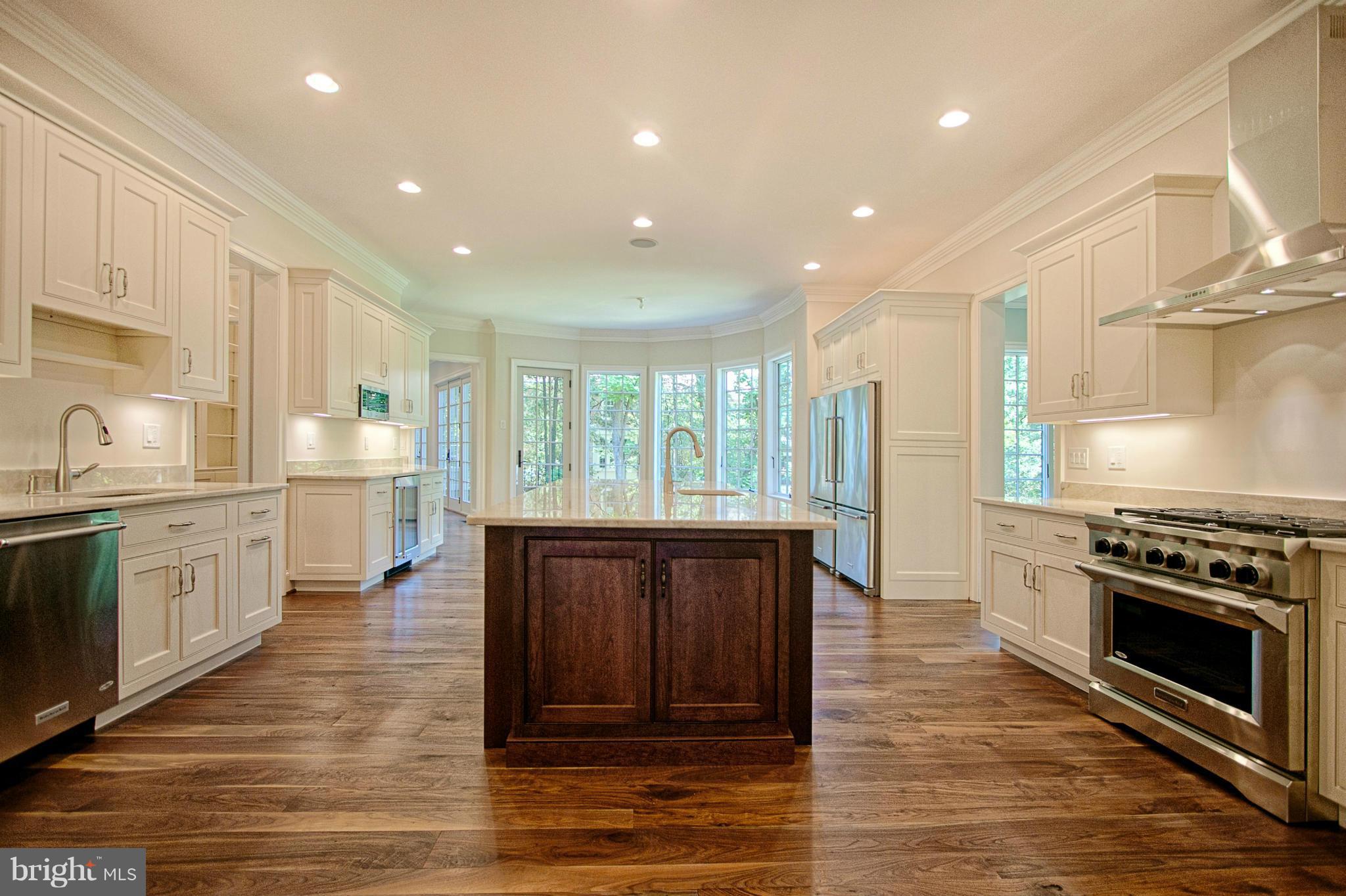 SALONA VILLAGE - Residential