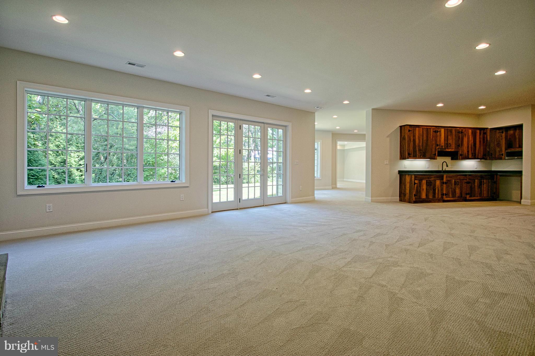 SALONA VILLAGE - Residential