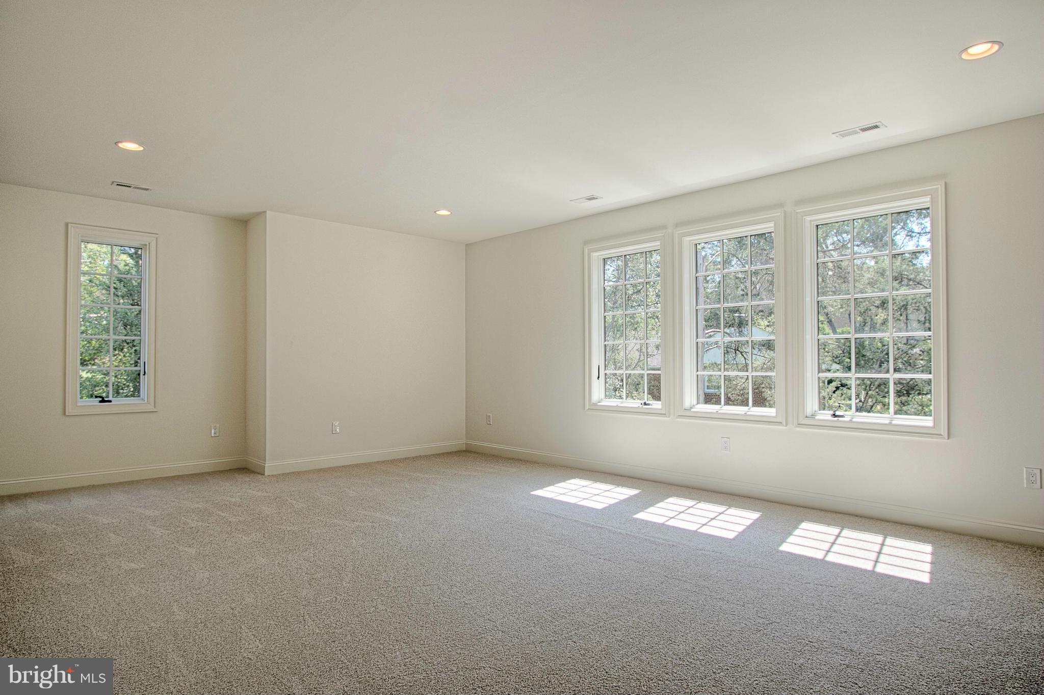 SALONA VILLAGE - Residential