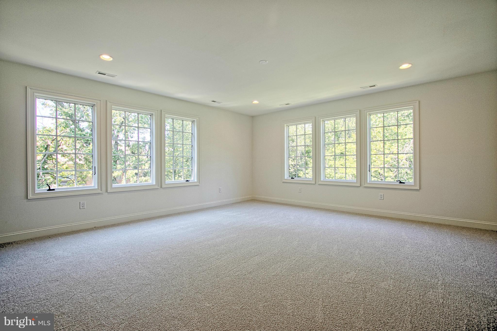 SALONA VILLAGE - Residential