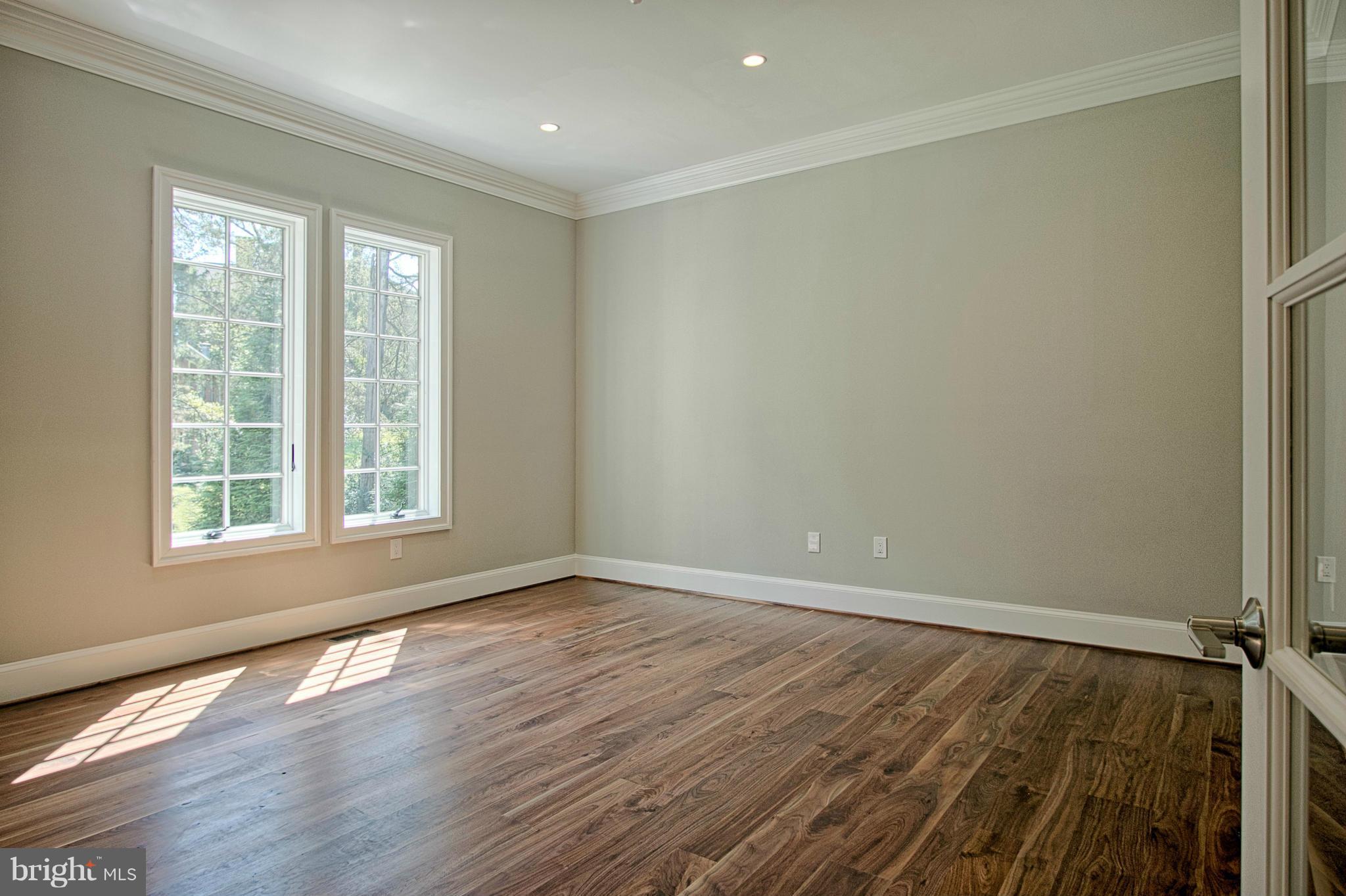 SALONA VILLAGE - Residential