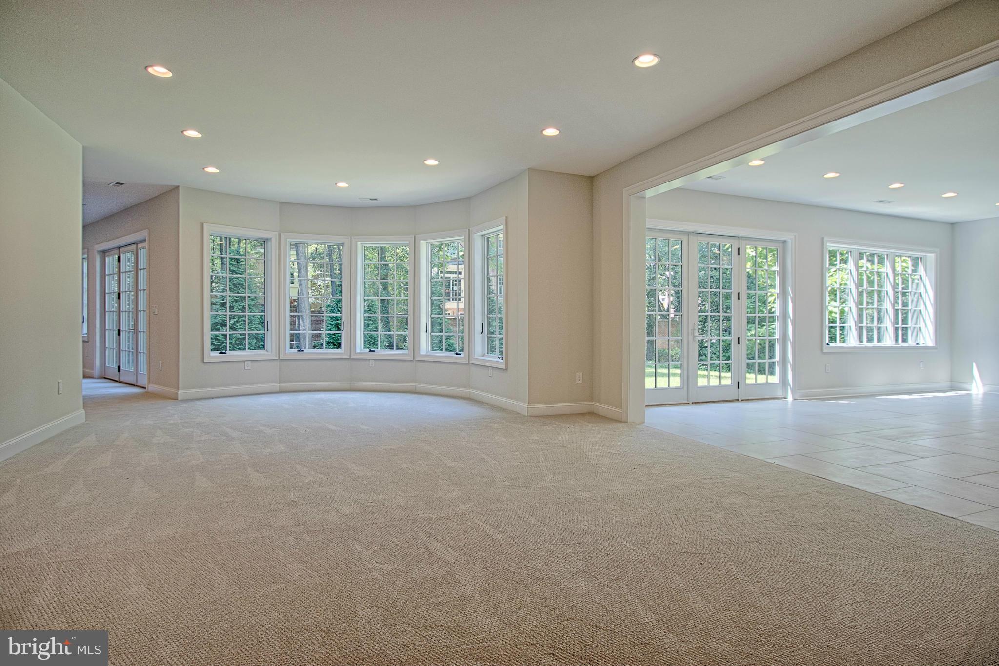 SALONA VILLAGE - Residential