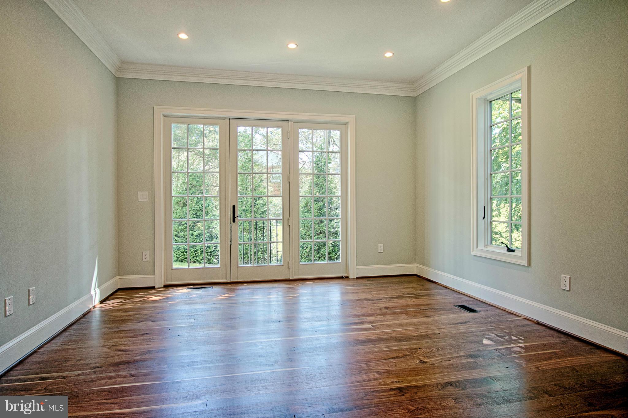 SALONA VILLAGE - Residential