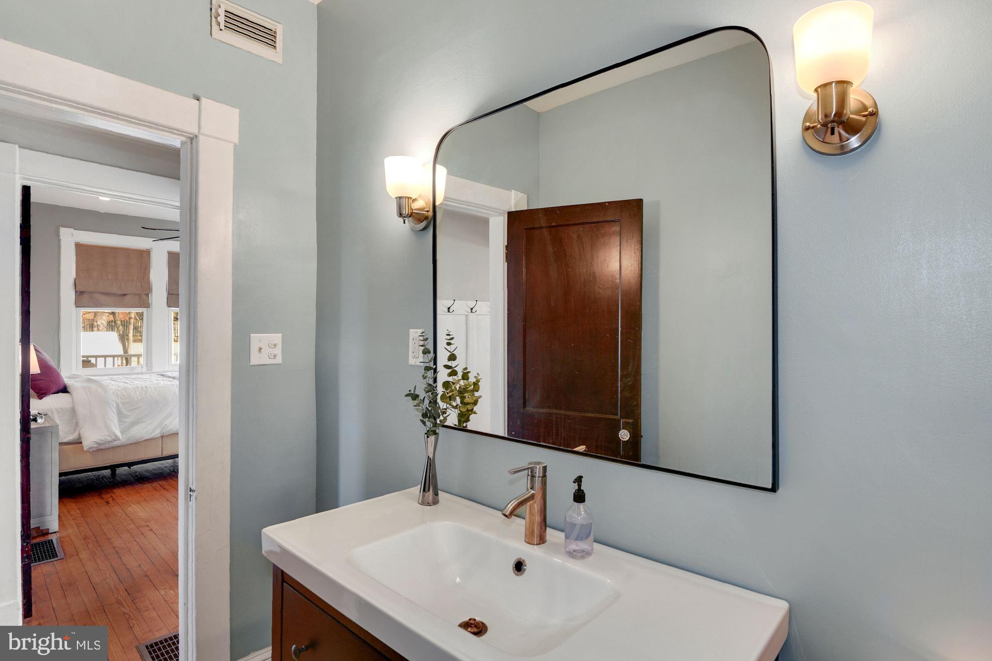 LAUREL - Residential