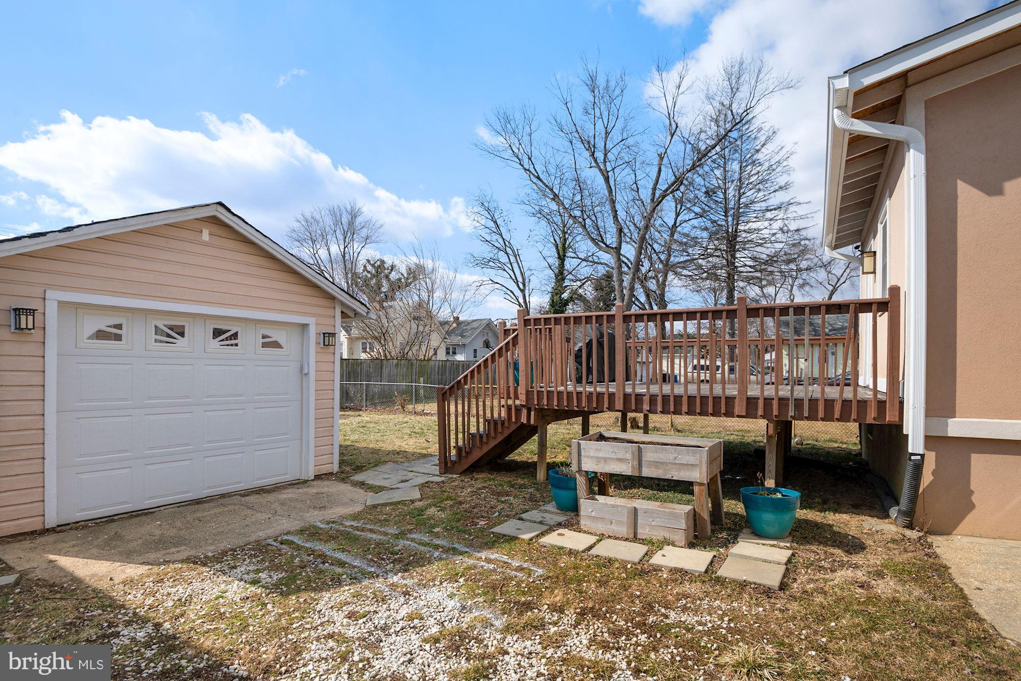 LAUREL - Residential