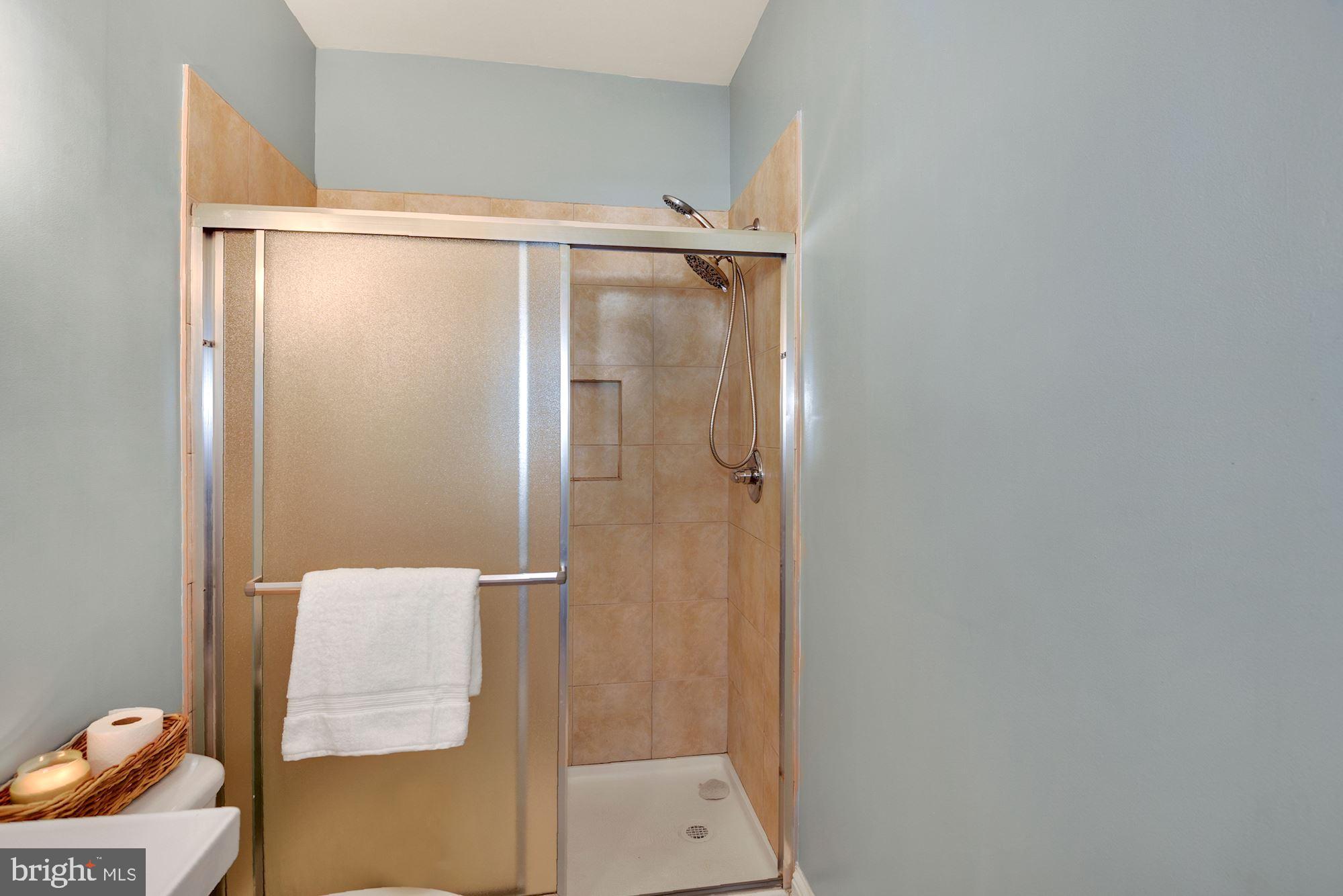 LAUREL - Residential