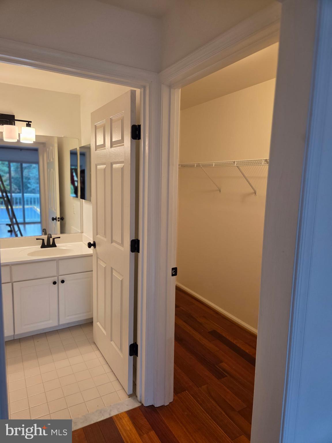 LINCOLN PARK - Residential Lease