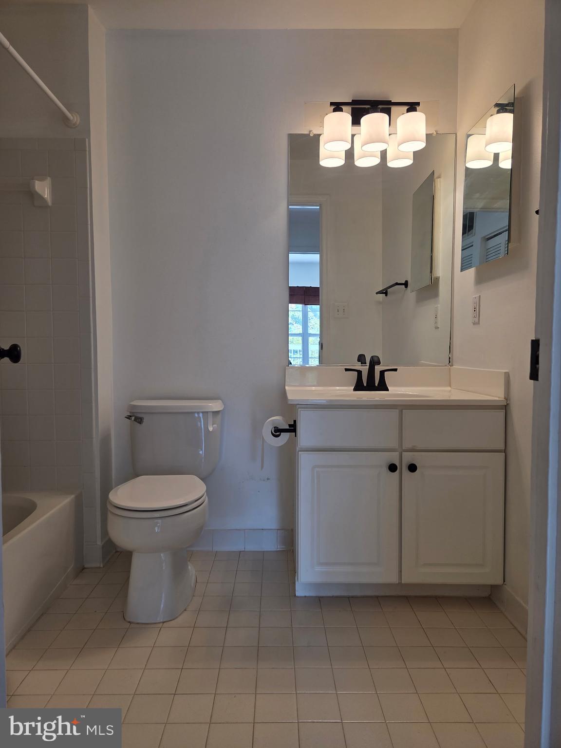 LINCOLN PARK - Residential Lease