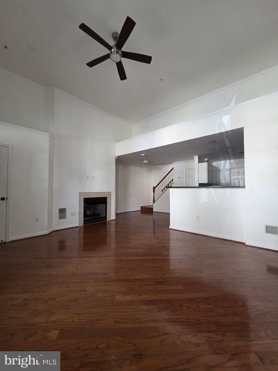 LINCOLN PARK - Residential Lease