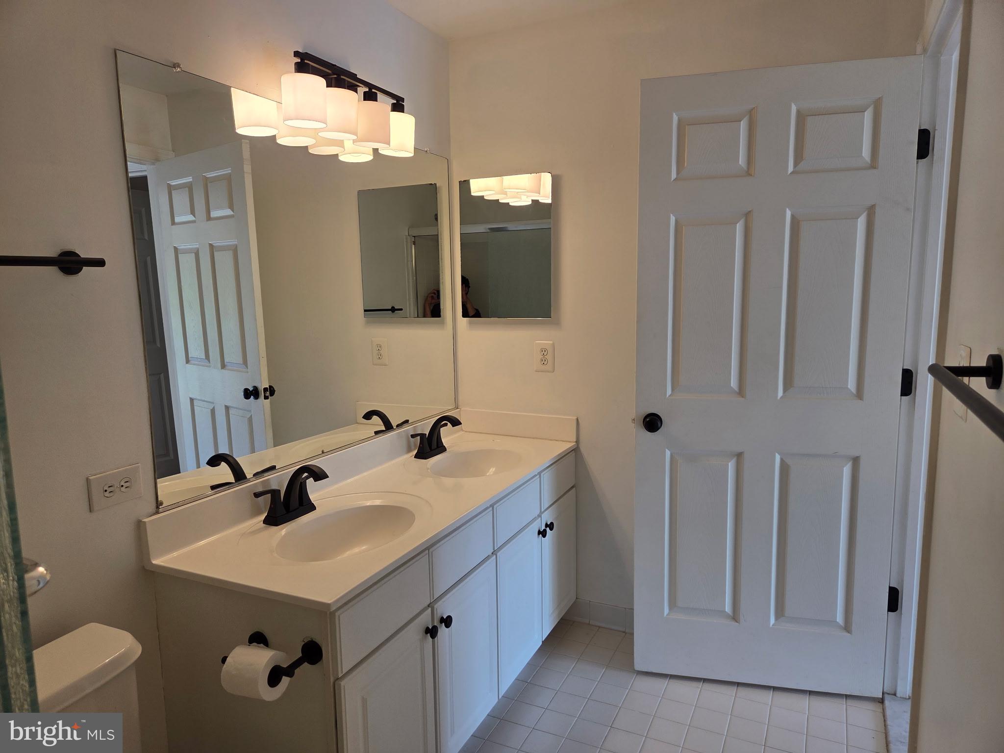 LINCOLN PARK - Residential Lease