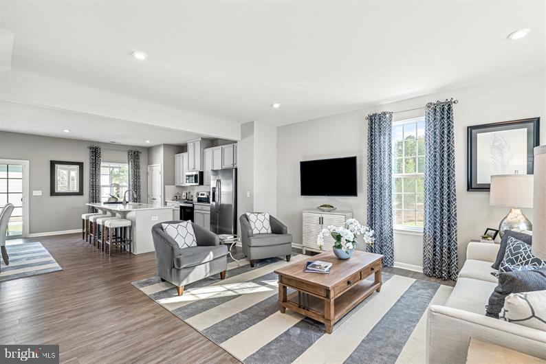 ANCHOR POINT - Residential