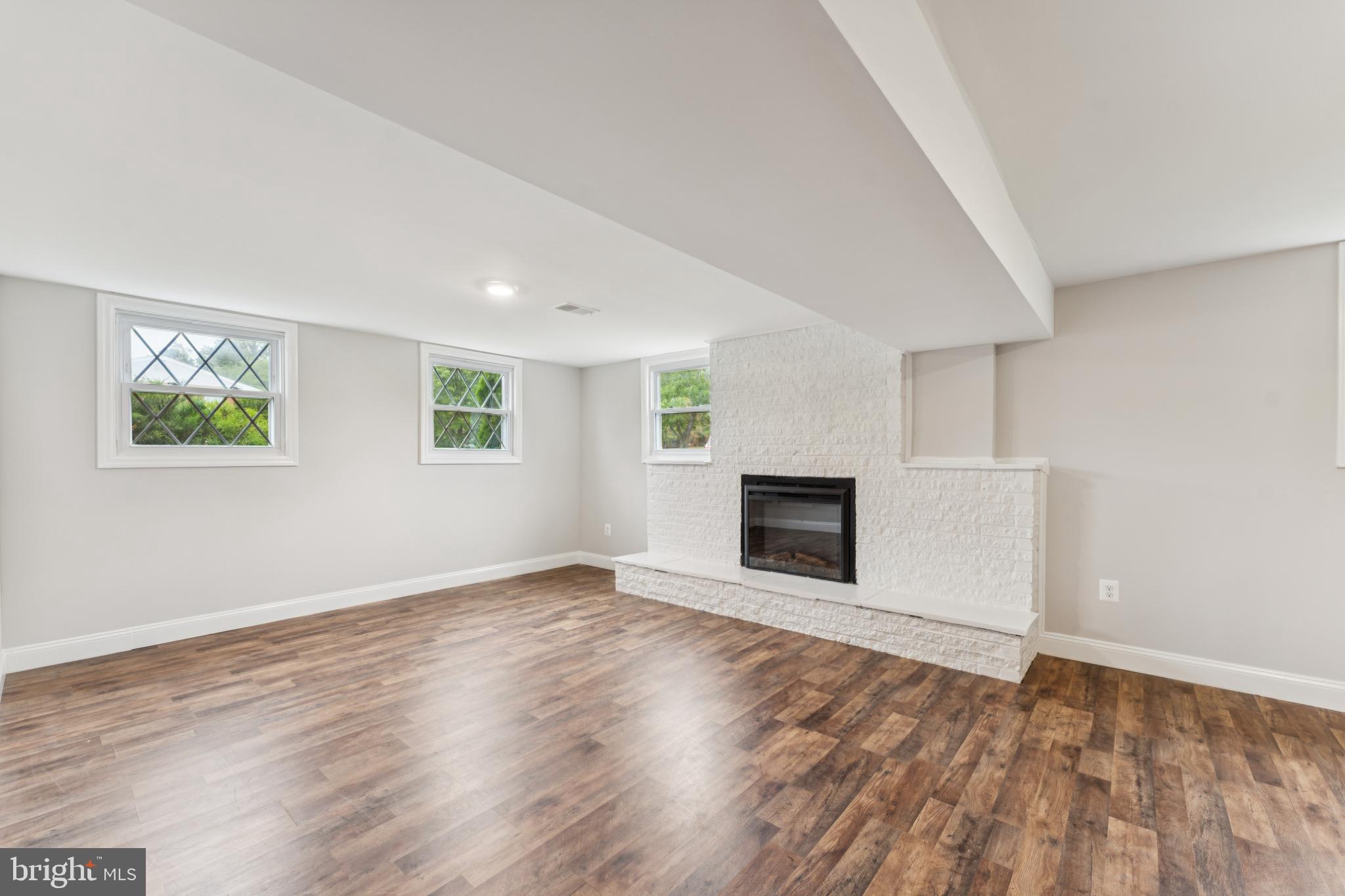 LAZY ACRES - Residential