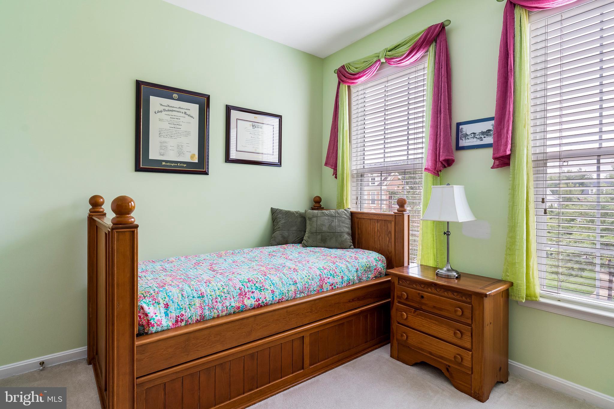 SOUTH RIVER COLONY - Residential