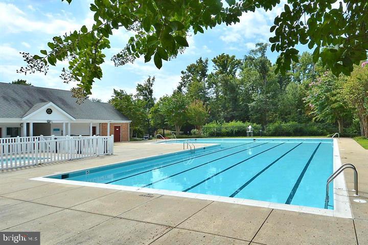 SOUTH RIVER COLONY - Residential