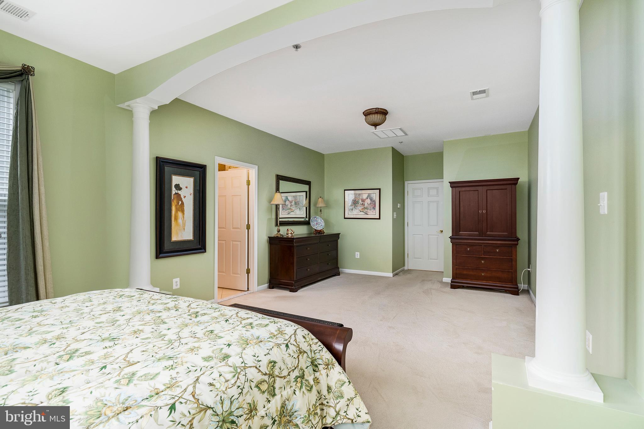 SOUTH RIVER COLONY - Residential