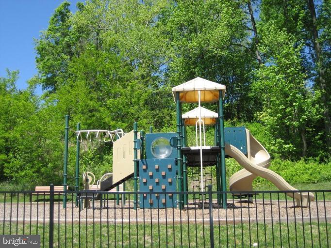 SOUTH RIVER COLONY - Residential