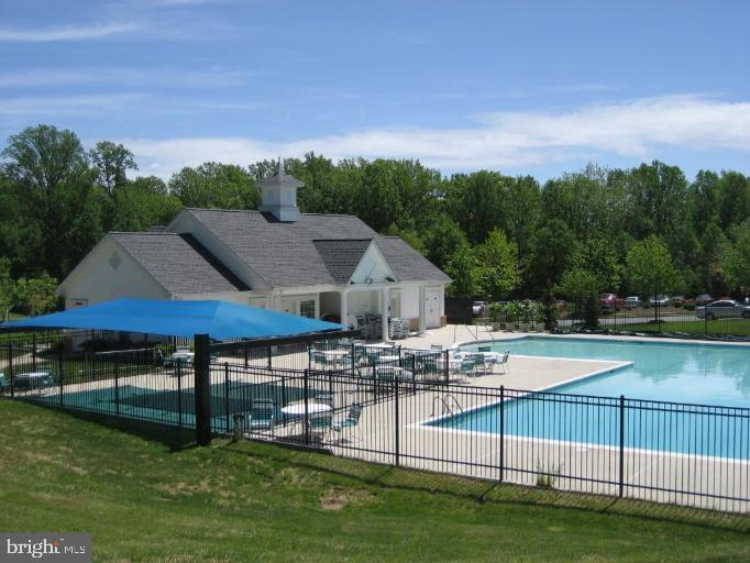 SOUTH RIVER COLONY - Residential