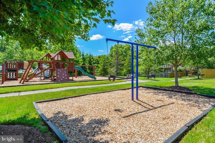 SOUTH RIVER COLONY - Residential