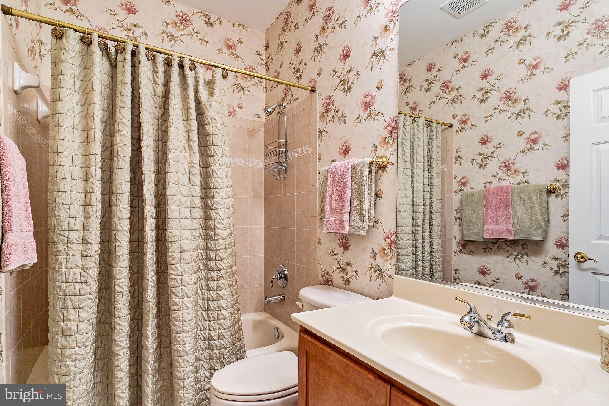 SOUTH RIVER COLONY - Residential