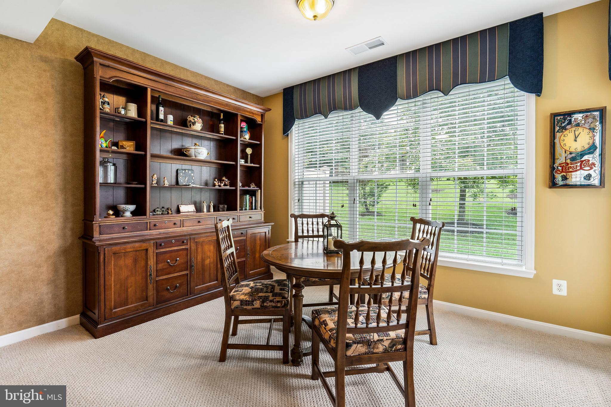 SOUTH RIVER COLONY - Residential