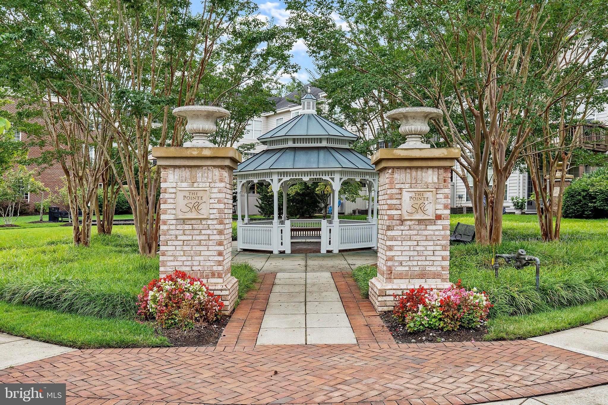 SOUTH RIVER COLONY - Residential