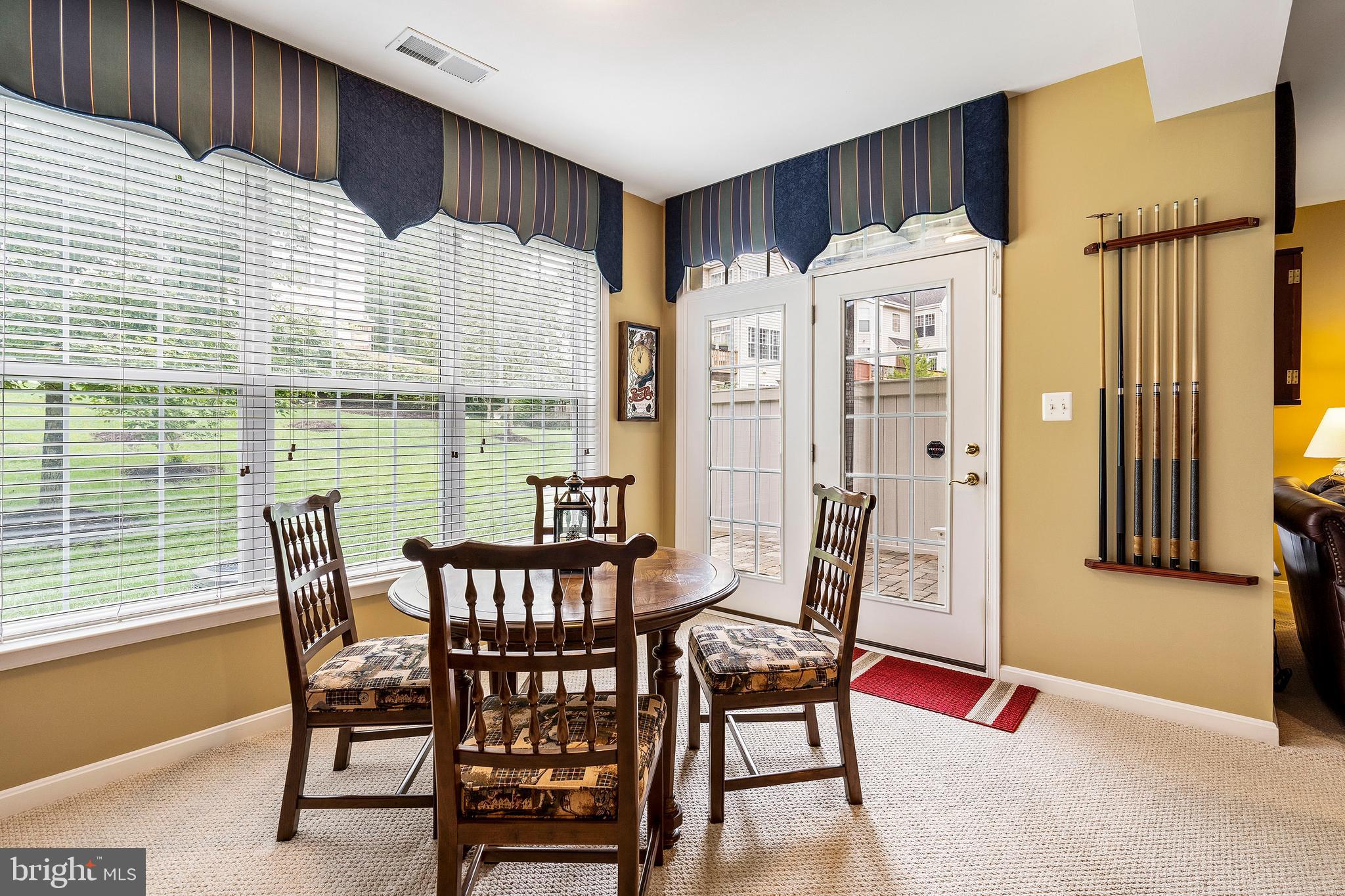 SOUTH RIVER COLONY - Residential