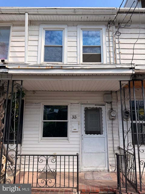 Townhouse For Sale - 313 W South Street<br/> Schuylkill County, MAHANOY CITY, PA 17948