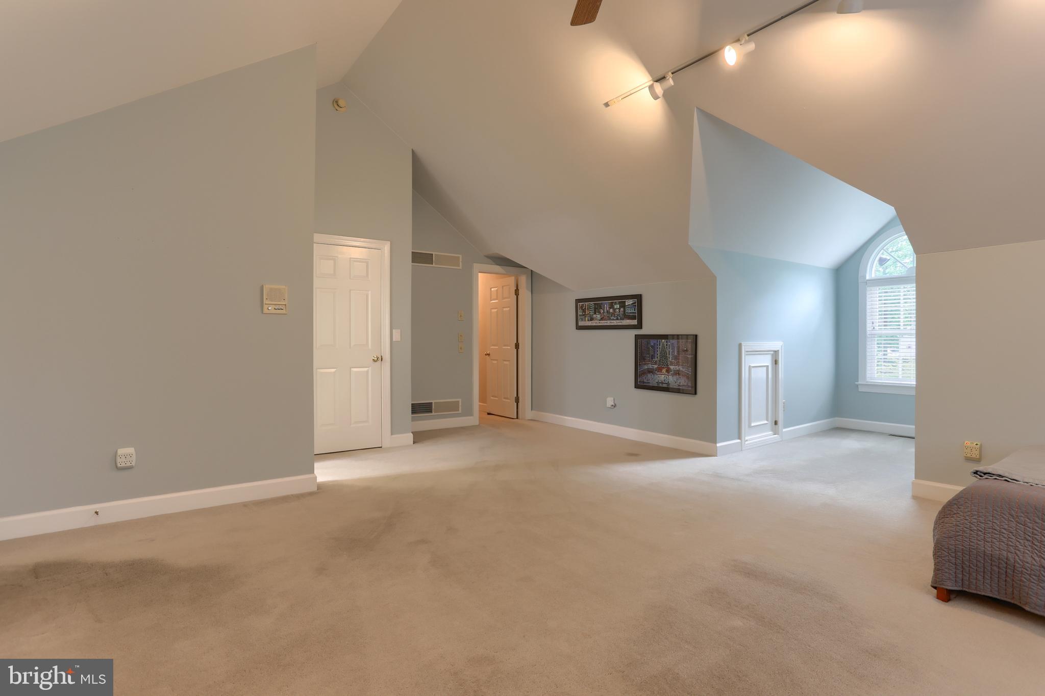 HEIGHTS OF GREENBRIAR - Residential