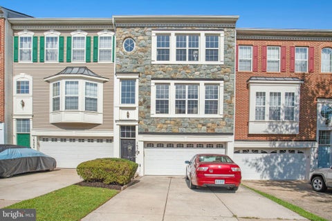 Townhouse For Sale - 16562 Bramblewood Lane<br/> WOODBRIDGE, VA 22191